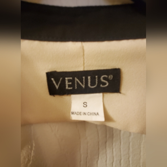 Venus top - Picture 3 of 11